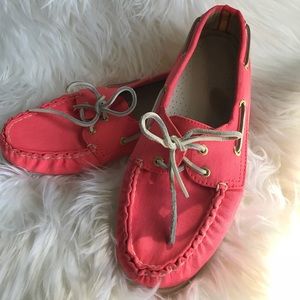 Sperry Topsider for JCrew women’s canvas shoes.